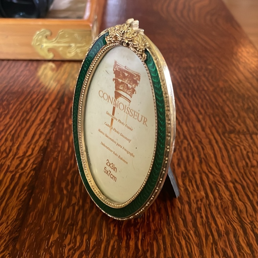 Vintage 1996 connoisseur decorative photo frame 2x3 inch green guilloche enamel - Picture 2 of 4